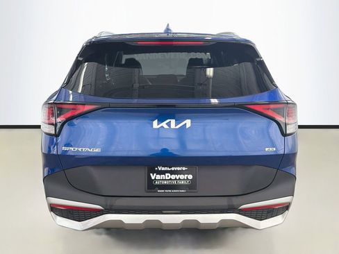 Used 2025 Kia Sportage EX AWD/4WD image 9