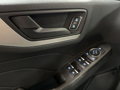 Used 2022 Ford Escape SE image 20