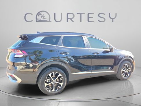 Used 2025 Kia Sportage EX w/ EX Premium Package AWD/4WD image 3
