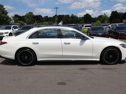 Used 2022 Mercedes-Benz S 580 4MATIC Sedan w/ AMG Line Package image 4