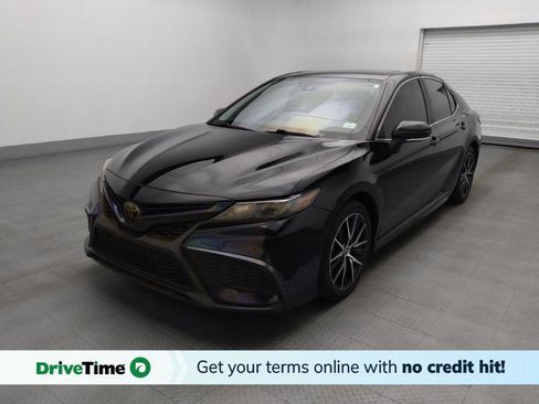 Used 2023 Toyota Camry SE w/ Cold Weather Package FWD image 1