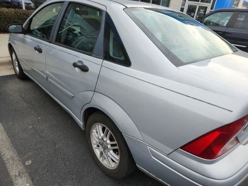 Used 2002 Ford Focus SE image 12