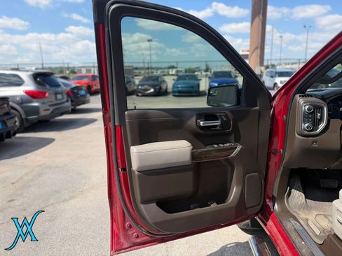 Used 2020 GMC Sierra 1500 SLE w/ SLE Value Package AWD/4WD image 11