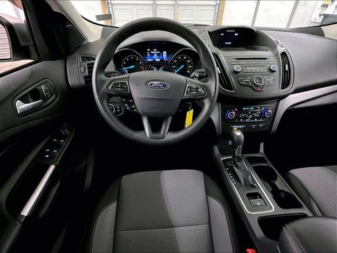 Used 2017 Ford Escape SE w/ SE Cold Weather Package AWD/4WD image 5