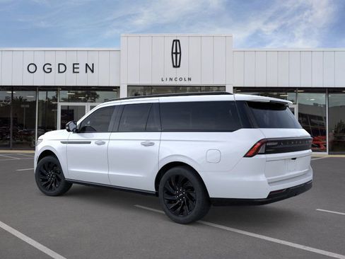 New 2025 Lincoln Navigator L Reserve w/ Jet Appearance Package image 4
