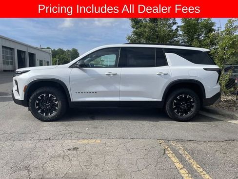 Used 2025 Chevrolet Traverse Z71 w/ Enhanced Driving Package AWD/4WD image 4