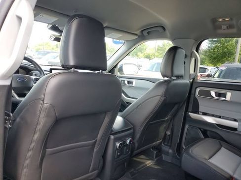 Certified 2023 Ford Explorer XLT w/ Equipment Group 202A AWD/4WD image 30