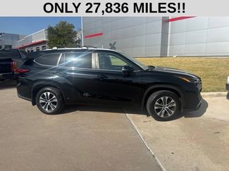 Used 2023 Toyota Highlander XLE AWD/4WD video 2