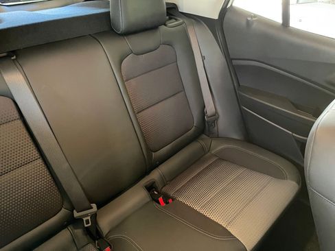 Used 2025 Chevrolet Trax LT image 36