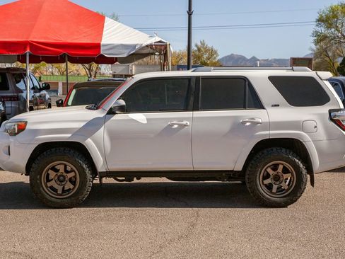 Used 2016 Toyota 4Runner SR5 image 8