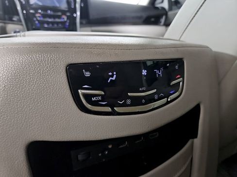 Used 2018 Cadillac Escalade ESV Premium Luxury AWD/4WD image 14