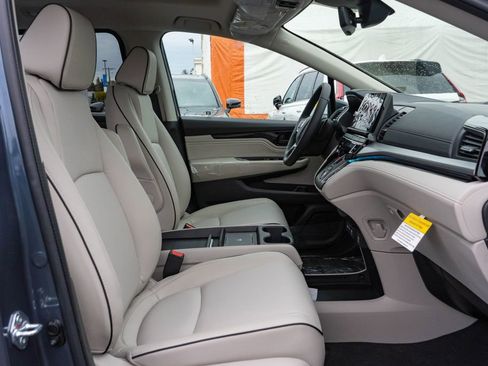 New 2026 Honda Odyssey Touring image 16