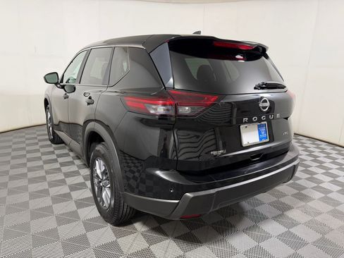 Used 2024 Nissan Rogue S AWD/4WD image 2