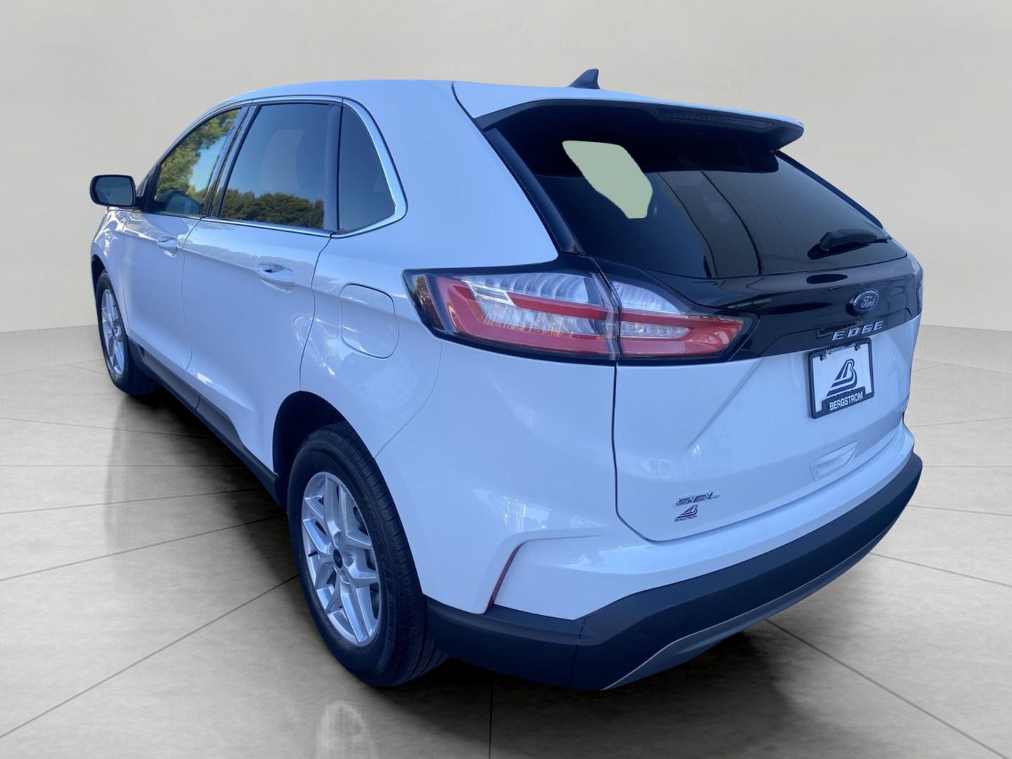 Certified 2024 Ford Edge SEL AWD/4WD image 12