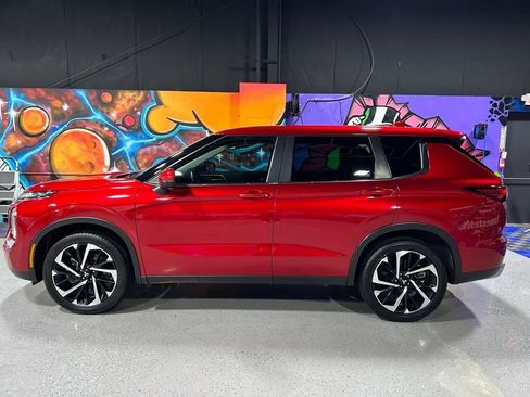 Used 2023 Mitsubishi Outlander SE image 11