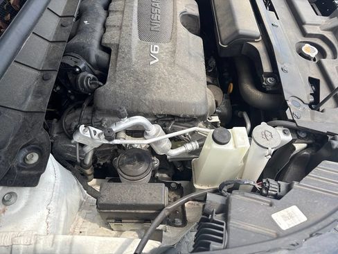 Used 2023 Nissan Pathfinder SL AWD/4WD image 17