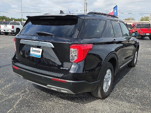 Used 2024 Ford Explorer XLT w/ Equipment Group 202A AWD/4WD image 7