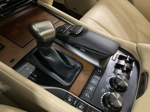 Used 2017 Lexus LX 570 4WD image 25