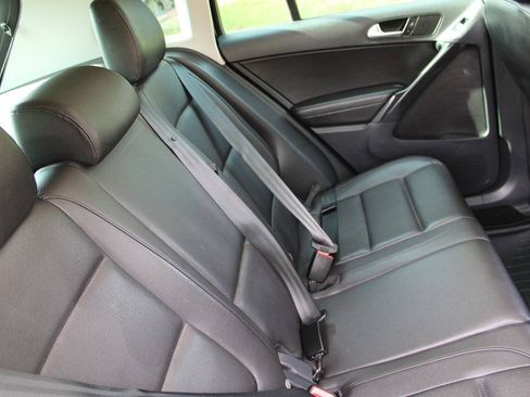 Used 2017 Volkswagen Tiguan Wolfsburg Edition AWD/4WD image 38
