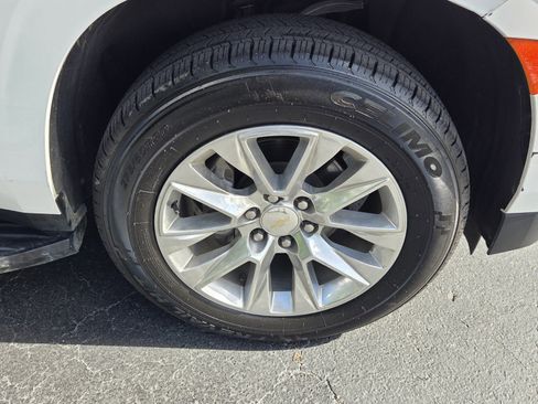 Used 2023 Chevrolet Suburban Premier image 14