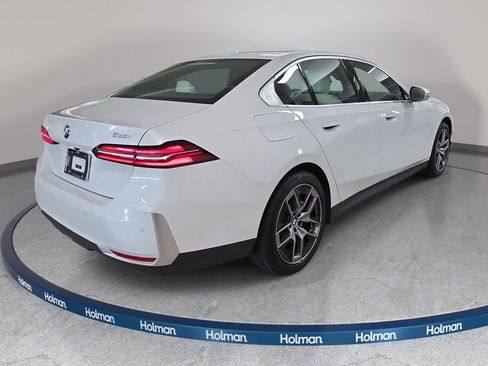 Used 2026 BMW 530i RWD image 7