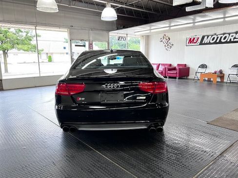 Used 2014 Audi S8 image 7