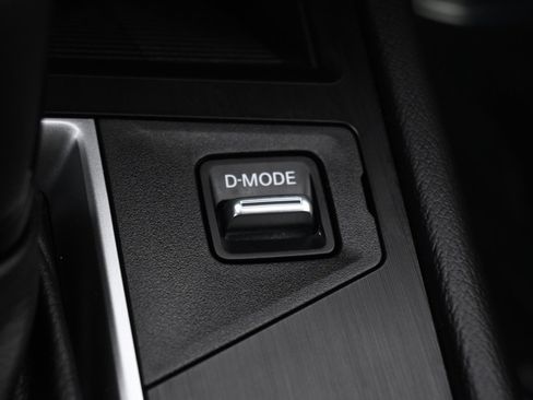 Used 2025 Nissan Kicks SV image 32