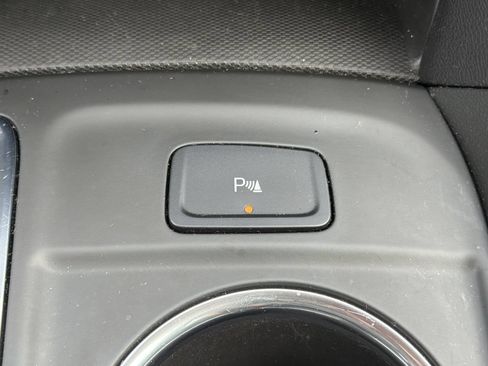 Used 2024 Chevrolet Equinox LT FWD image 8