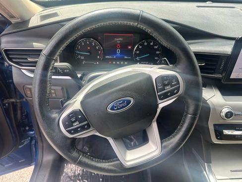 Used 2020 Ford Explorer XLT w/ Equipment Group 202A AWD/4WD image 14