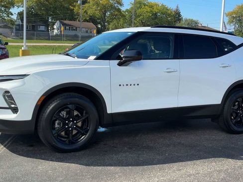 Certified 2023 Chevrolet Blazer LT w/ Convenience Package image 6