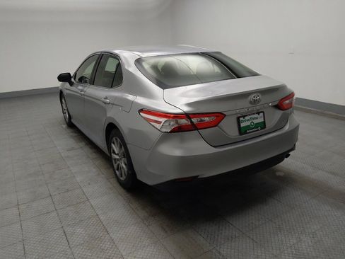 Used 2018 Toyota Camry LE image 5