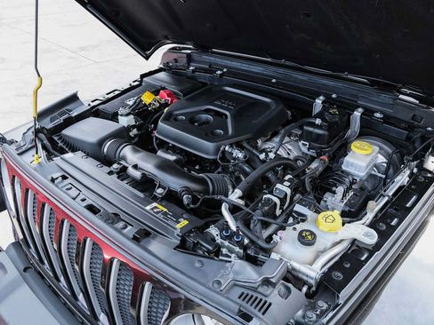 Used 2023 Jeep Wrangler Unlimited Sahara AWD/4WD image 47