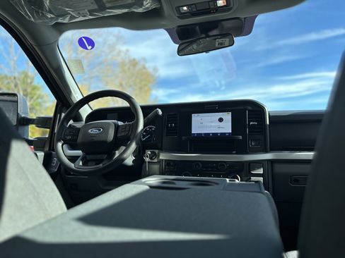 New 2026 Ford F350 XLT image 2