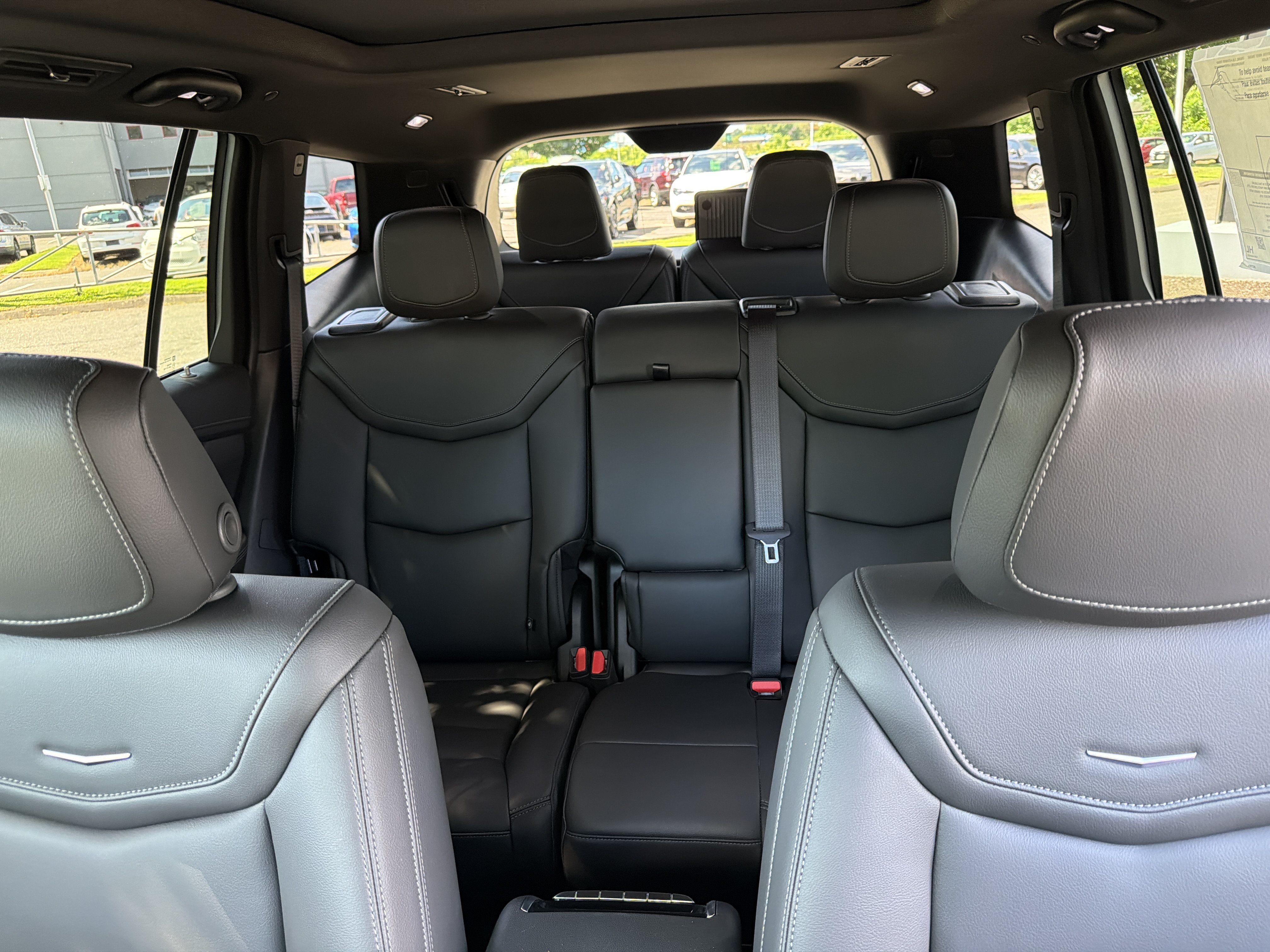 Used 2025 Cadillac XT6 Luxury AWD/4WD image 34