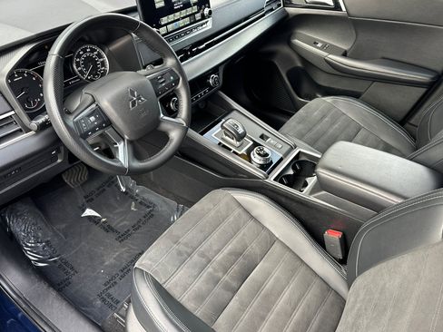 Used 2024 Mitsubishi Outlander SE image 10