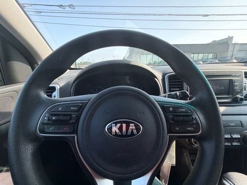 Used 2019 Kia Sportage LX AWD/4WD image 14