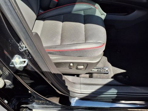 Used 2023 Buick Envision Essence w/ Sport Touring Package image 10