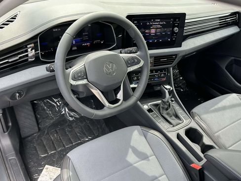 New 2026 Volkswagen Jetta SE FWD image 10