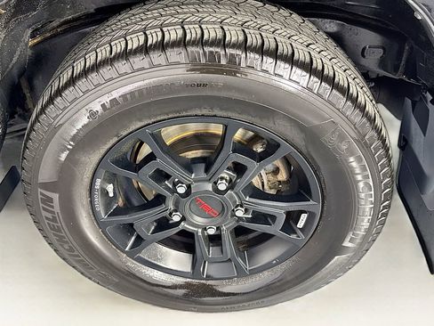 Used 2019 Toyota Land Cruiser image 35