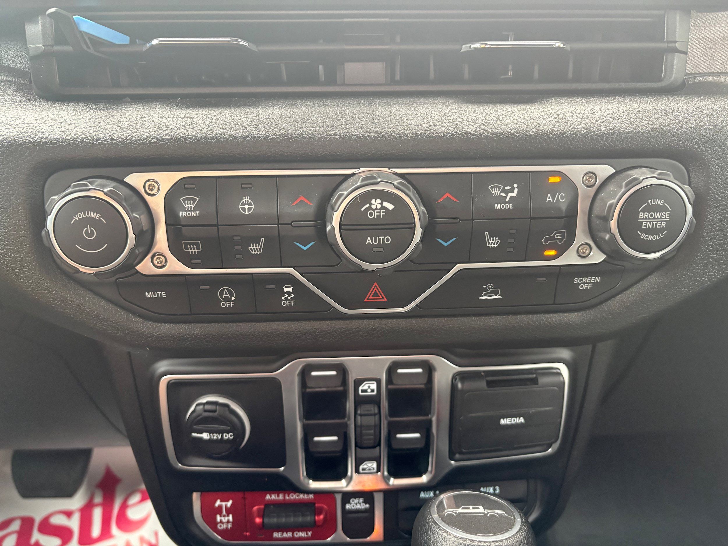 Certified 2025 Jeep Gladiator Sport AWD/4WD image 23