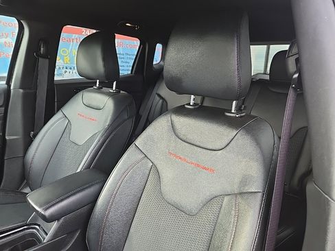 Used 2024 Jeep Compass Trailhawk image 37