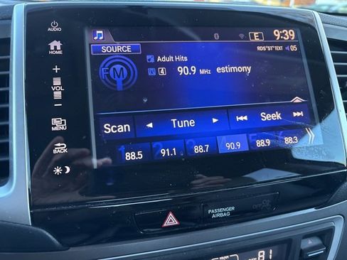 Used 2017 Honda Pilot EX-L image 16