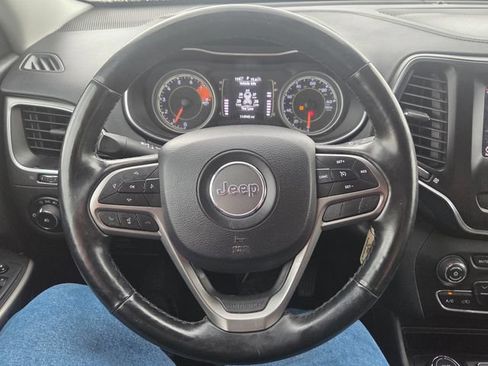 Used 2019 Jeep Cherokee Latitude w/ Cold Weather Group AWD/4WD image 36