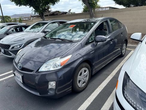 Used 2011 Toyota Prius Two FWD image 1