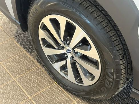 Used 2023 Subaru Outback Premium AWD/4WD image 5