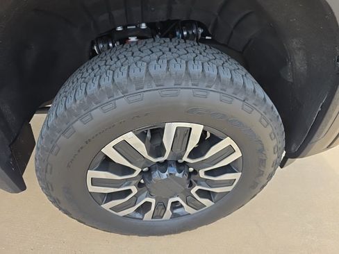 Used 2026 GMC Sierra 2500 Denali Ultimate image 10