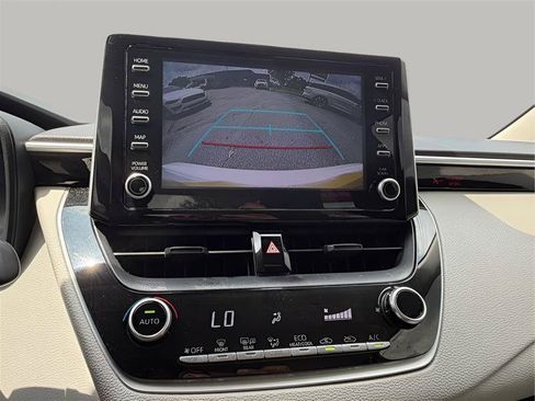 Used 2020 Toyota Corolla LE FWD image 47
