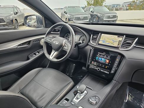 Certified 2023 INFINITI QX55 Essential image 18