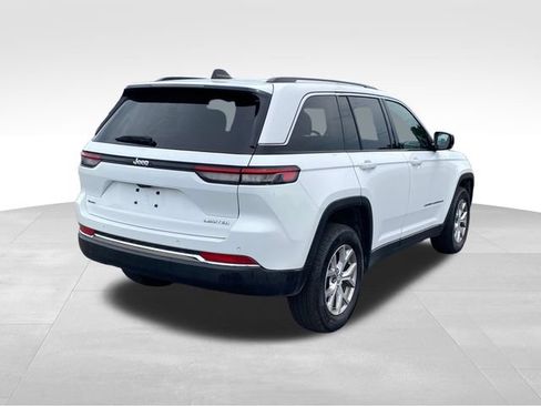 Used 2023 Jeep Grand Cherokee Limited AWD/4WD image 3
