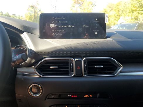 New 2025 MAZDA CX-5 Signature image 18